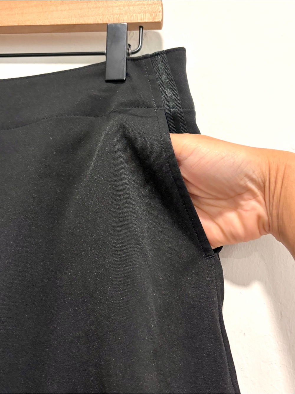 Lady Hagen Essentials Ribbon Trim Pockets Golf Skort - Picture 3 of 11